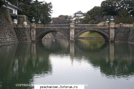 Tara Soarelui - niju bashi ce trece prin gradina imperiala - Japonia